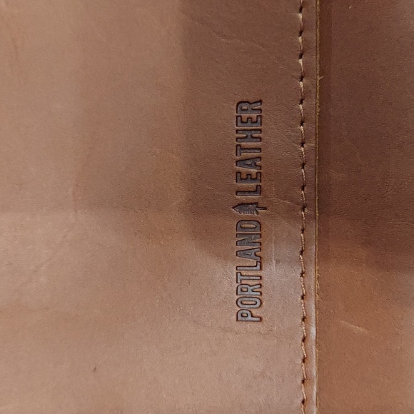 Portland Leather Goods Whiskey Leather Crossbody Bag EUC - Picture 10 of 11